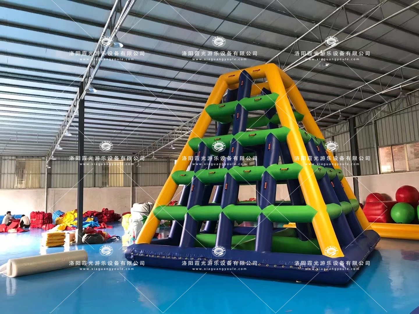 水上闯关设备